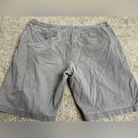 Tommy Bahama Shorts Chino Flat Front Size 42 Cotton Gray Men’s - Picture 2 of 4